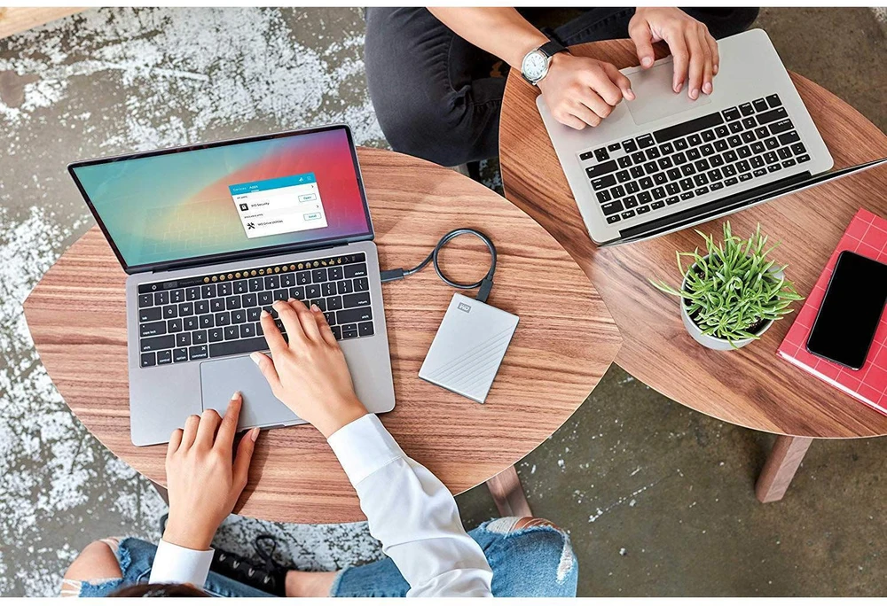 Kietasis diskas 2,5 Western Digital „My Passport Ultra Mac“ 4 TB su integruotu USB-C/USB3.0 HDD 6,4 cm 2,5 colio metalinės apdailos RTL nešiojamas išorinis diskas