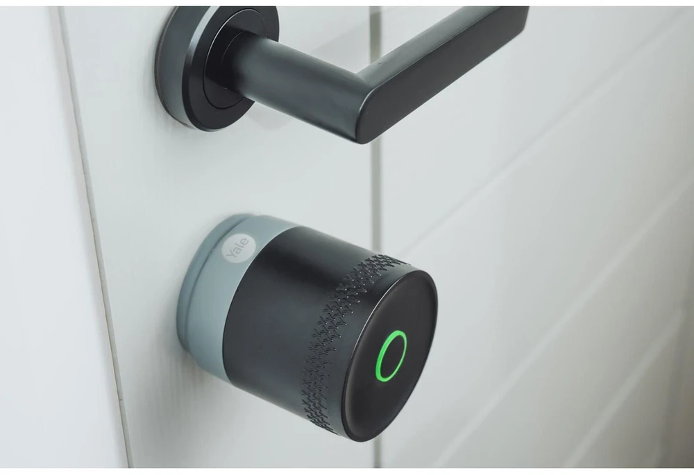 Yale Linus Smart Lock L2 Lite - išmanioji durų spyna Juodas