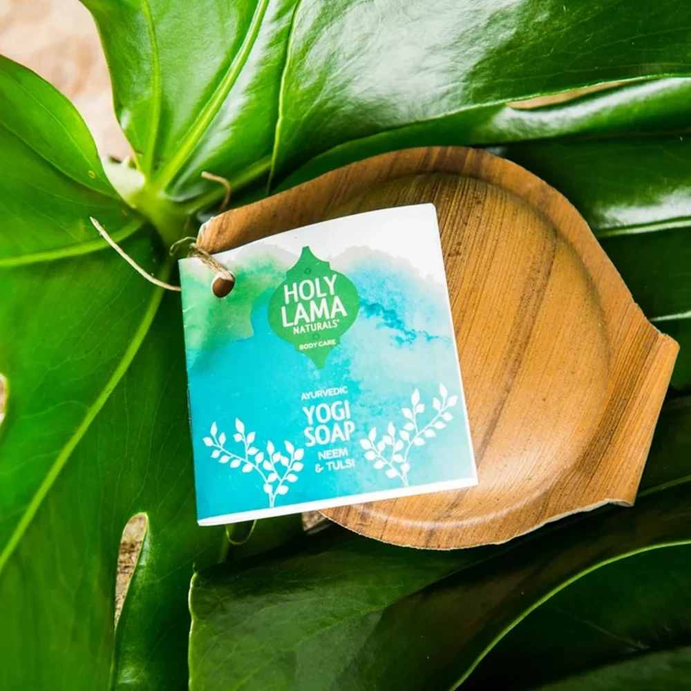 Holy Lama rankų darbo muilas Neem &amp; Tulsi palmės lapo dėžutėje