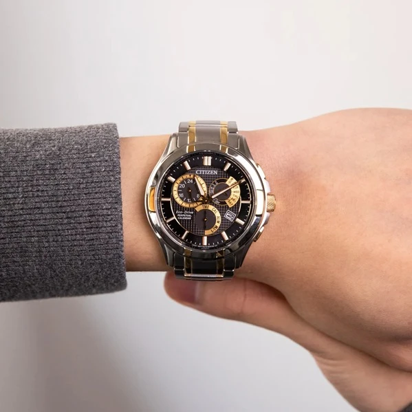 Rankinis laikrodis CITIZEN BL8164-57E (vyrams)