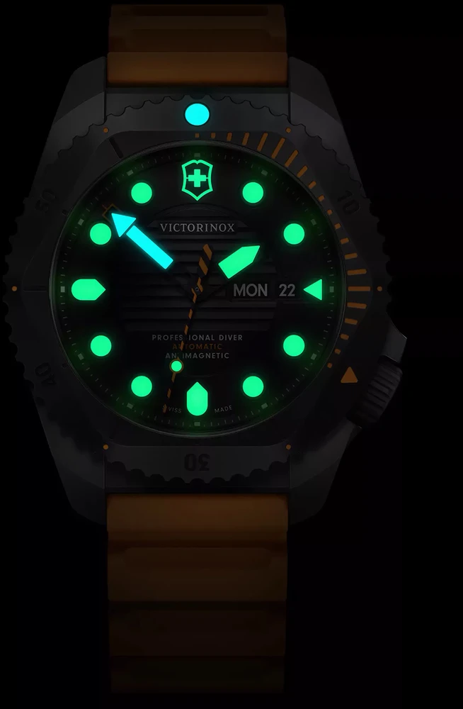 Rankinis laikrodis VICTORINOX 241996 (vyrams)