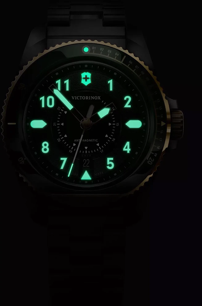 Rankinis laikrodis VICTORINOX 242012 (vyrams)
