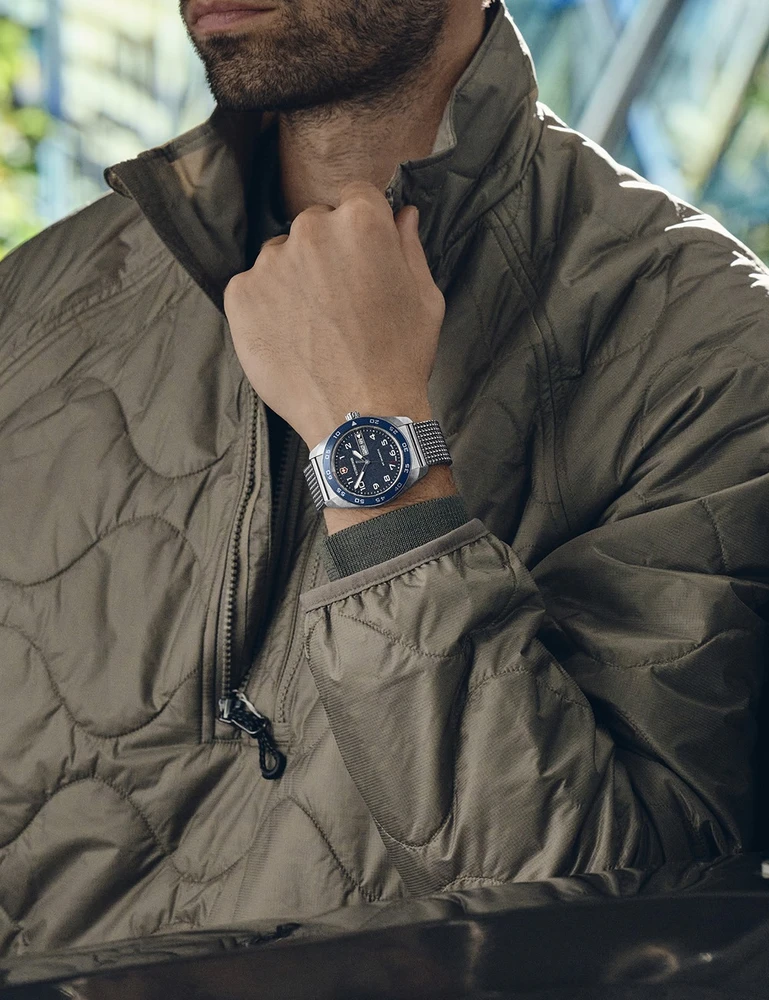 Rankinis laikrodis VICTORINOX 242042 (vyrams)