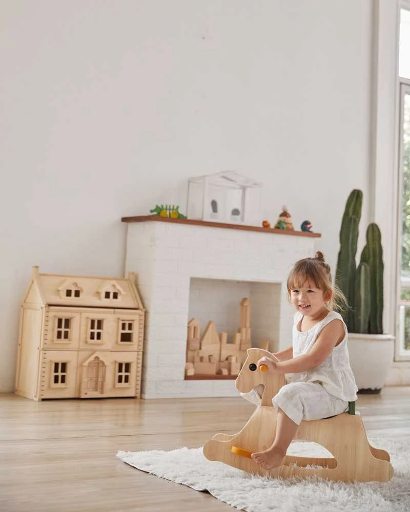 PlanToys lavinamoji priemonė - supamas arkliukas Palomino (PT3504)