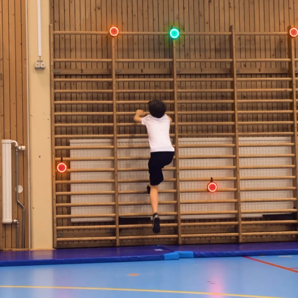 Megaform PUSH Puck – 4 šviečiančių reakcijos diskų rinkinys (M826750)