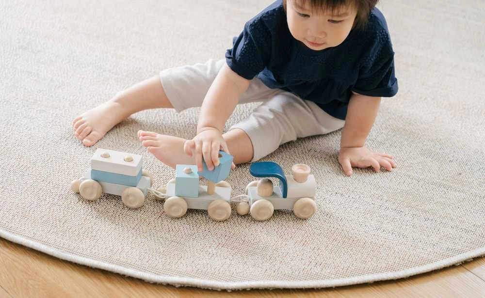 PlanToys žaislas - Besijungiantis traukinukas Trio (PT5738)
