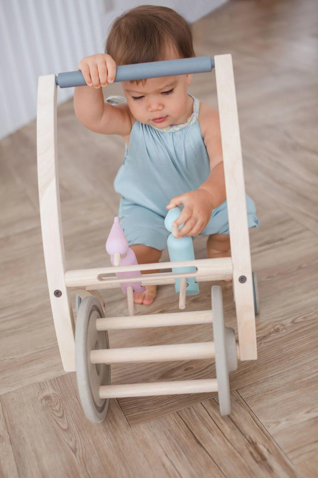 Dėlionė PlanToys žaislas - stumdukas Geniukų kalimas (PT5720)
