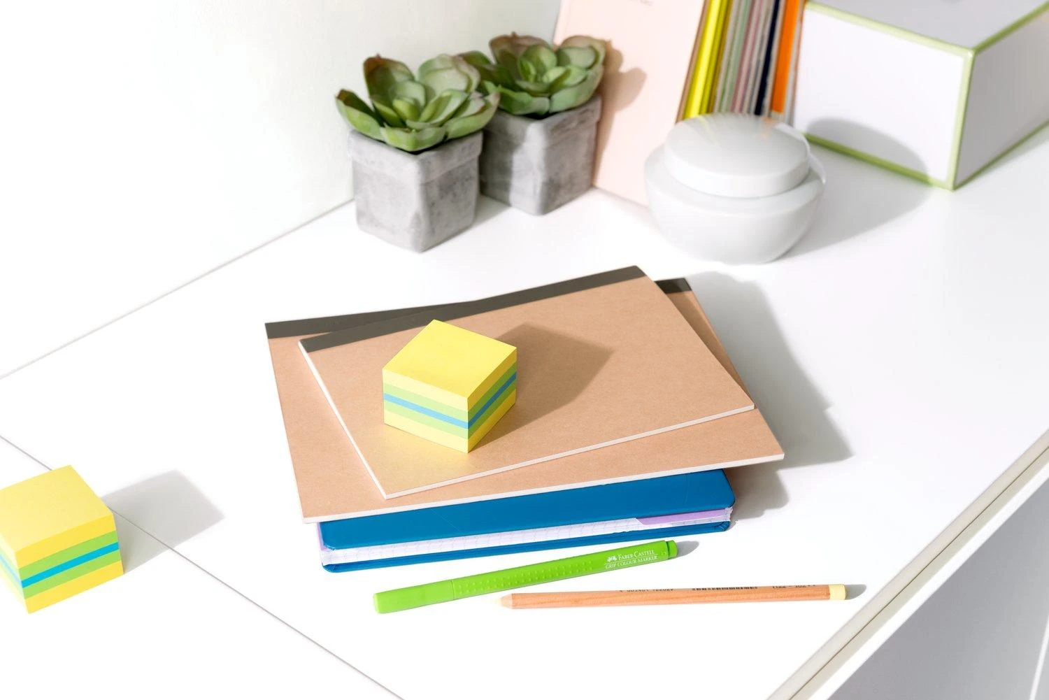 3M Lipnių lapelių kubas Post-it Mini Lemon, 51 x 51 mm, 400 lapelių, įvairios spalvos