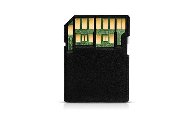 ADATA 128GB SD kortelė – galinė pusė su kontaktais