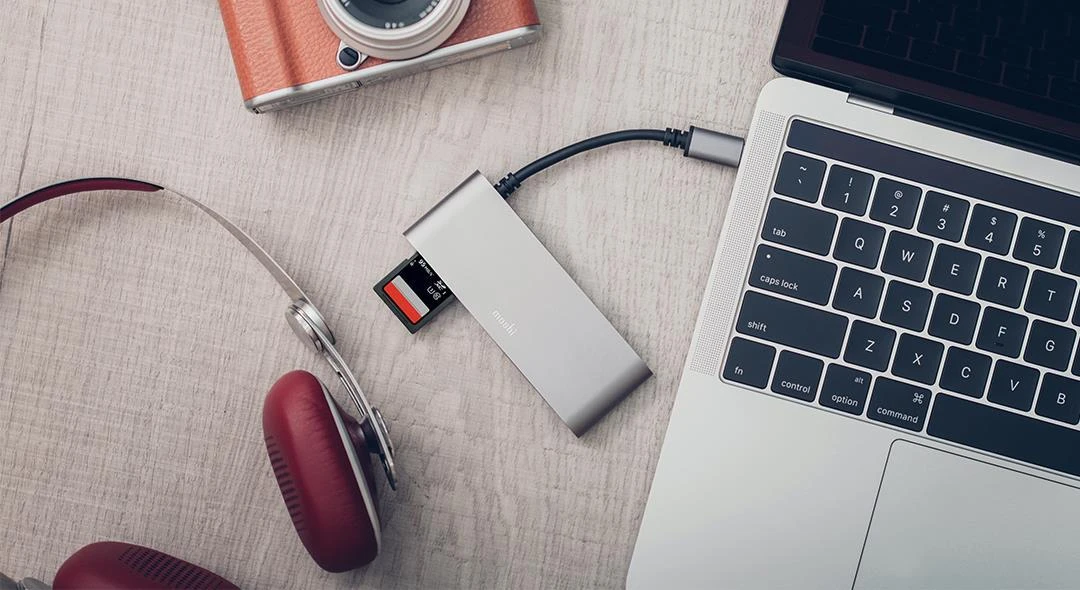 Moshi USB-C adapteris su atminties kortele