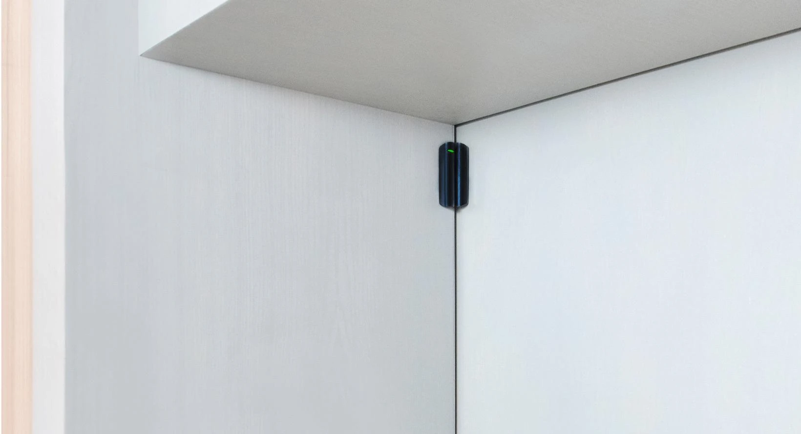 Ajax DoorProtect juodas magnetinis kontaktas
