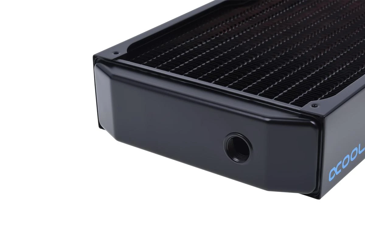 „Alphacool NexXxoS XT45“ varinis radiatorius – 420 mm, juodas