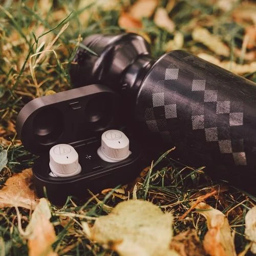 Audio-Technica sportinės ausinės su įkrovimo dėklu ir gertuve