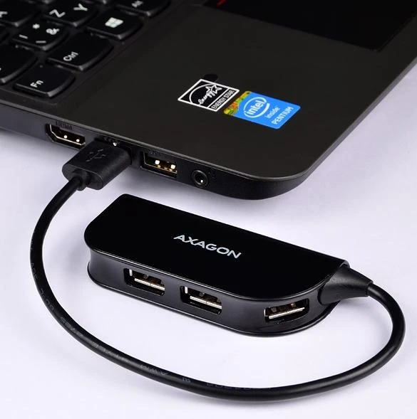 Axagon Handy keturių prievadų USB 2.0 šakotuvas su nuolat prijungtu USB kabeliu. Juodas.