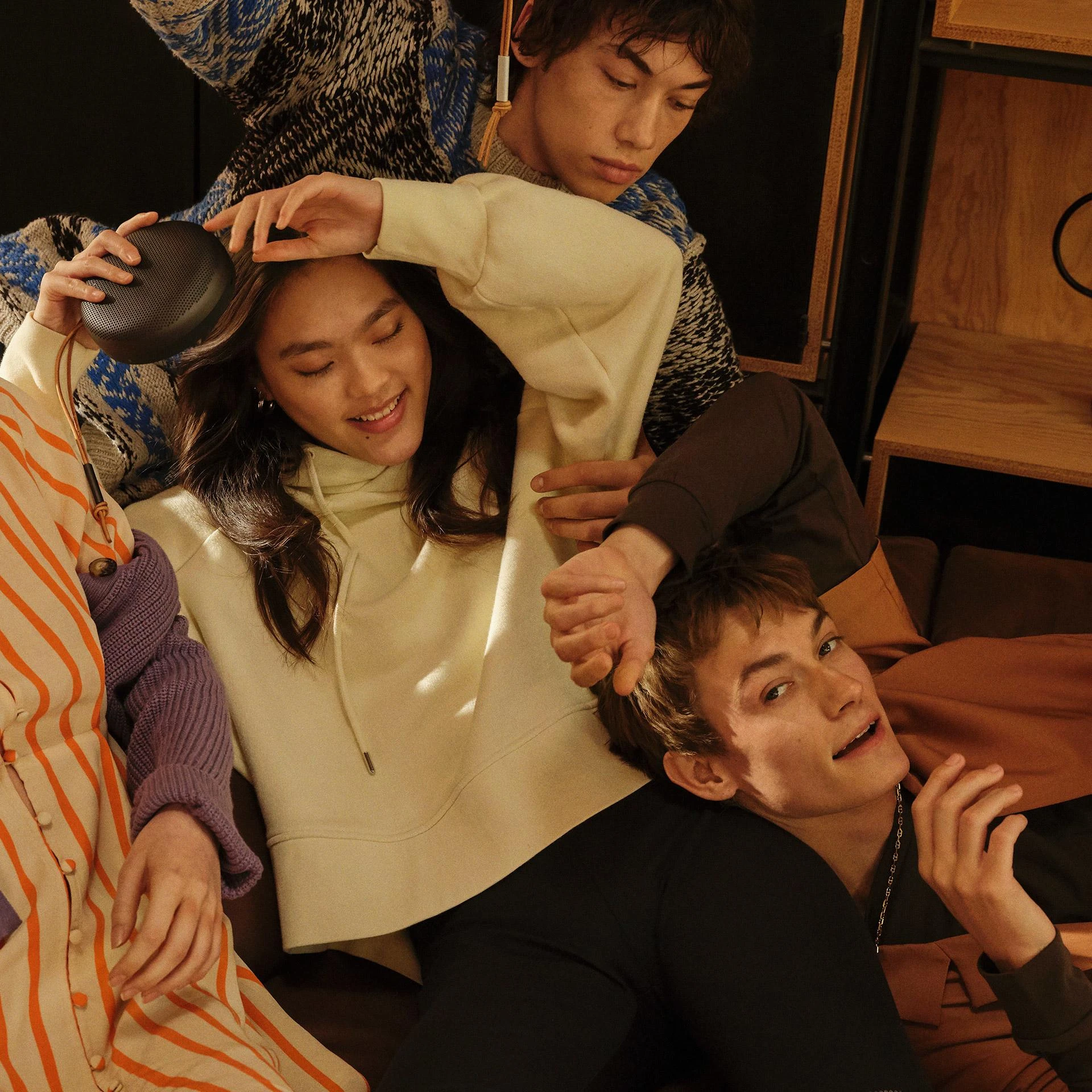 Bang & Olufsen Beosound A1 2nd Gen Nešiojama belaidė Bluetooth kolonėlė su balso asistentu, Juodos antracito spalvos