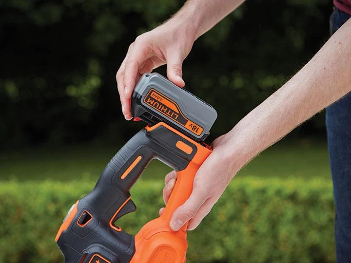 Black & Decker Juodas & Decker Akumuliatorinės gyvatvorių žirklės GTC18504PC 18V 4Ah 50 cm, Juodas & Decker