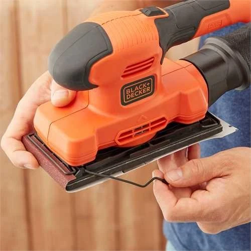 Black & Decker Juodas & Decker Plokštuminis šlifuoklis Juodas & Decker BEW220-QS; 150 W