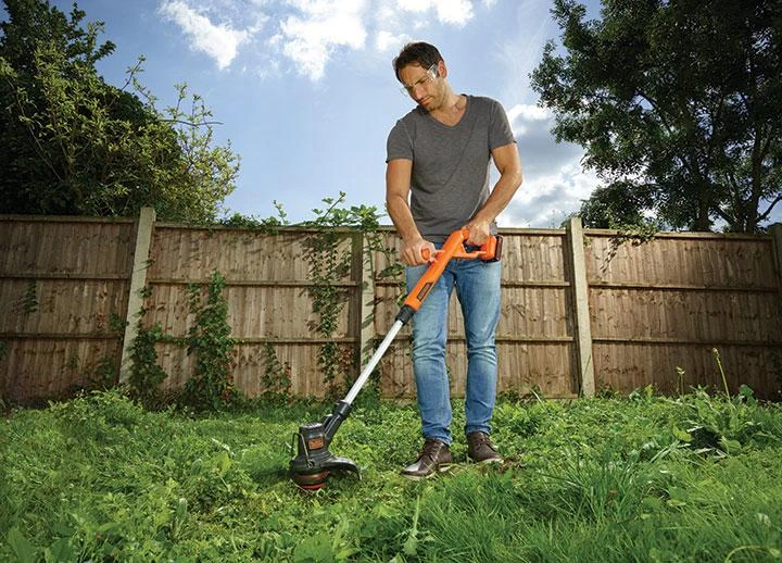 Black & Decker Juodas & Decker Akumuliatorinė žoliapjovė ST1823 18 V 1,5 Ah 25 cm, Juodas & Decker