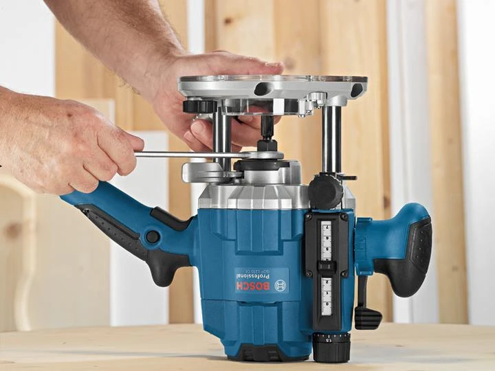 Bosch Vertikali freza GOF 1250 CE