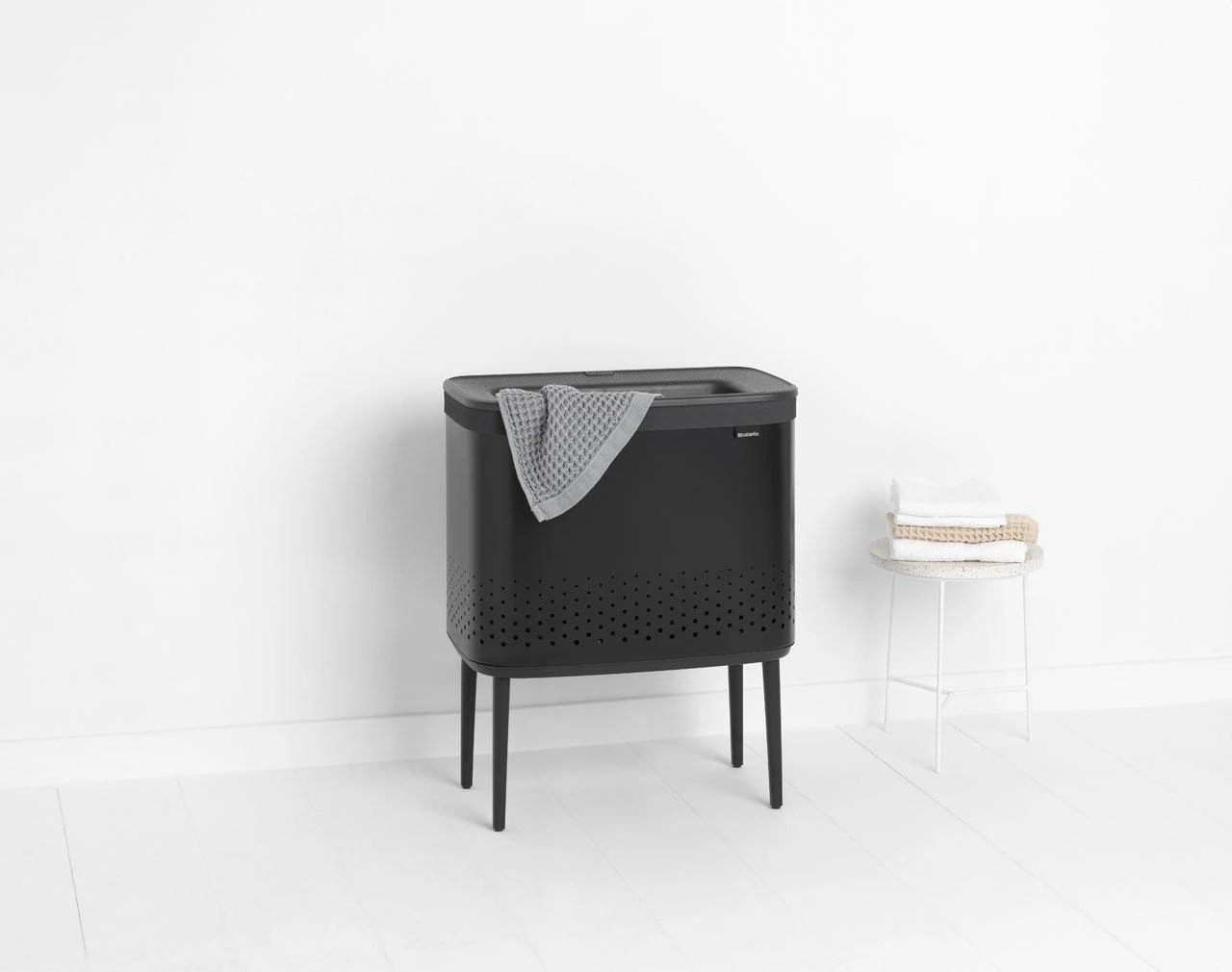 Brabantia Skalbinių dėžė Bo 60L - Matt Juodas