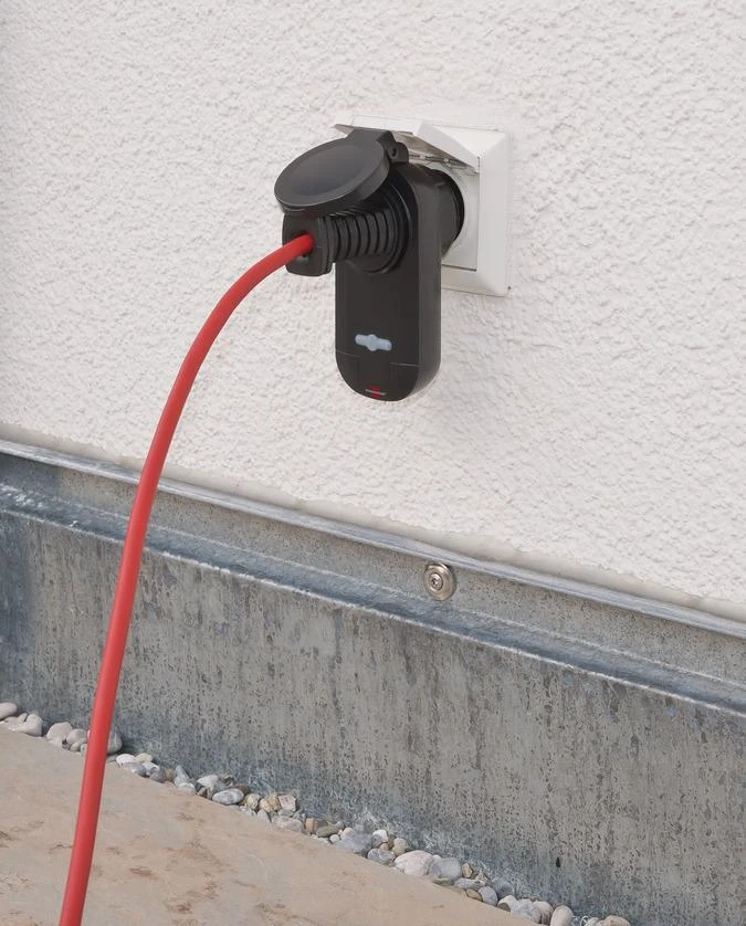 Brennenstuhl Lizdai su nuotolinio valdymo pulteliu IP44, 2 vnt.
