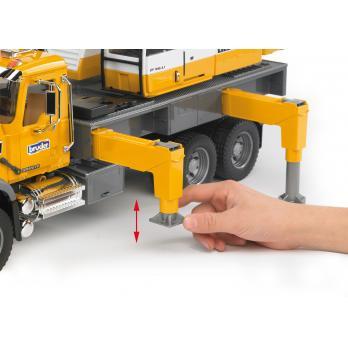BRUDER didelis kranas su strėle MACK Granite Liebherr 02818