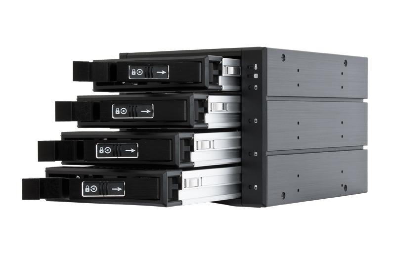 Kietasis diskas CHIEFTEC 3x5,25 skyriai 4 SAS/SATA HDD