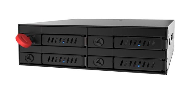 CHIEFTEC 1 x 5,25 colio skyrius, skirtas 4 x 2,5 colio S-ATA HDD karštai keičiamam metalui