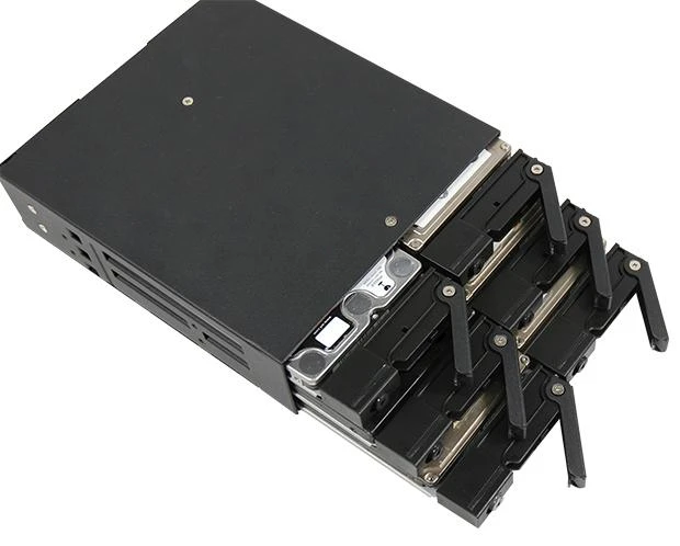 Serveris CHIEFTEC SATA magistralė CMR-625, 1x 5,25" skyrelis 6x2,5" HDD/SDD