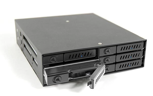 Serveris CHIEFTEC SATA magistralė CMR-625, 1x 5,25" skyrelis 6x2,5" HDD/SDD