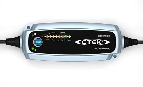 Ctek Lithium XS kroviklis su LED būsenos indikacija