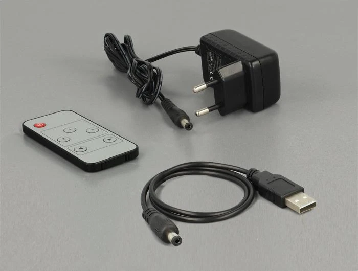 HDMI skirstytuvo priedai: maitinimo blokas ir pultelis