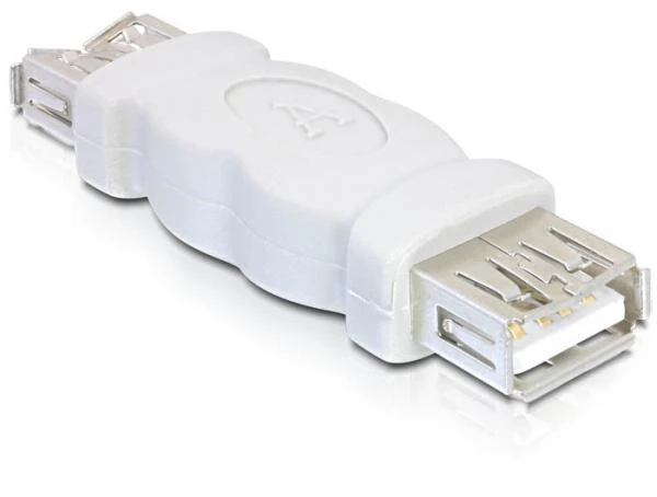 USB A-A adapteris su balto plastiko korpusu