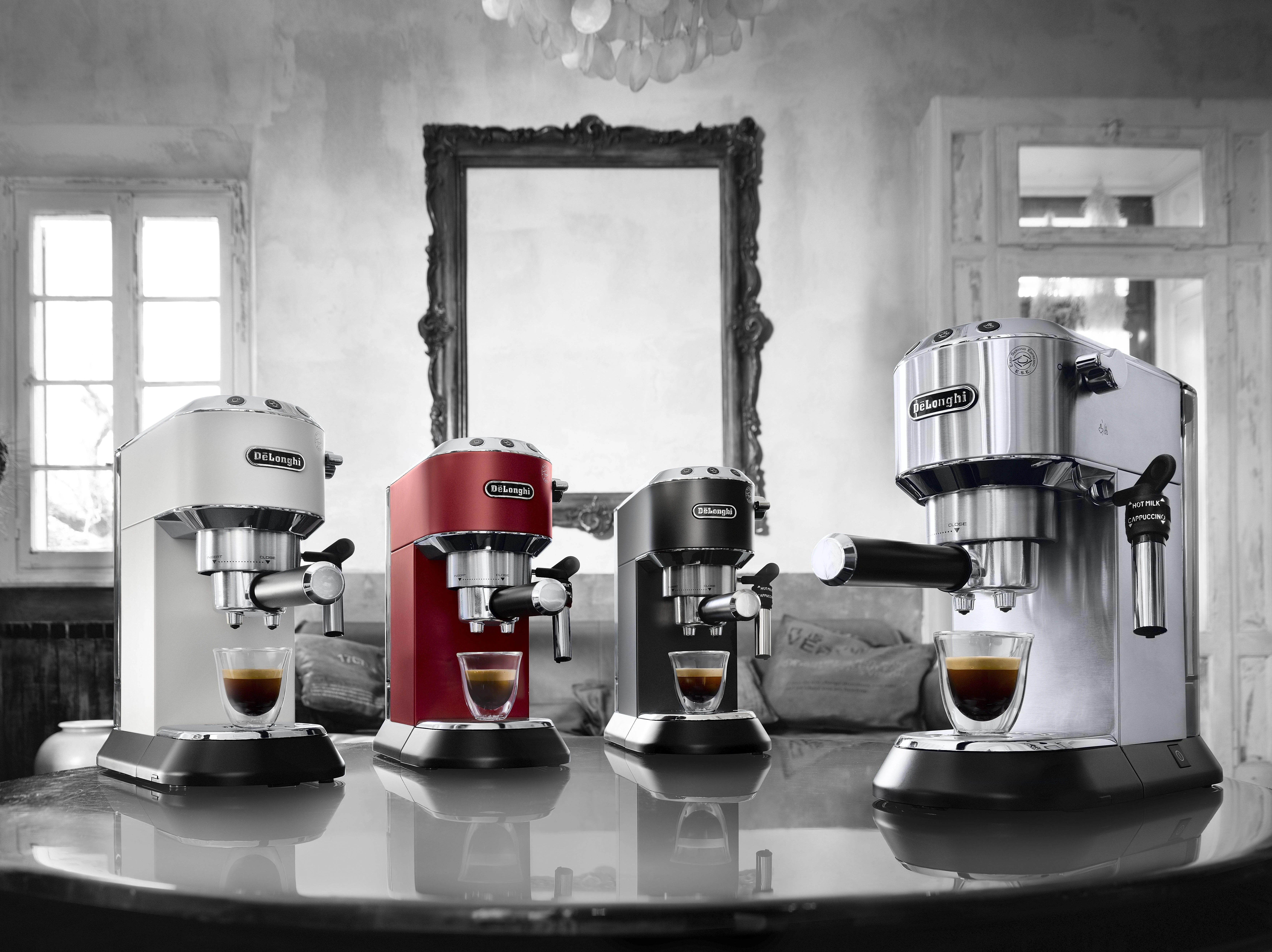 Kavos aparatas DeLonghi Dedica Style EC685.BK, Juodas