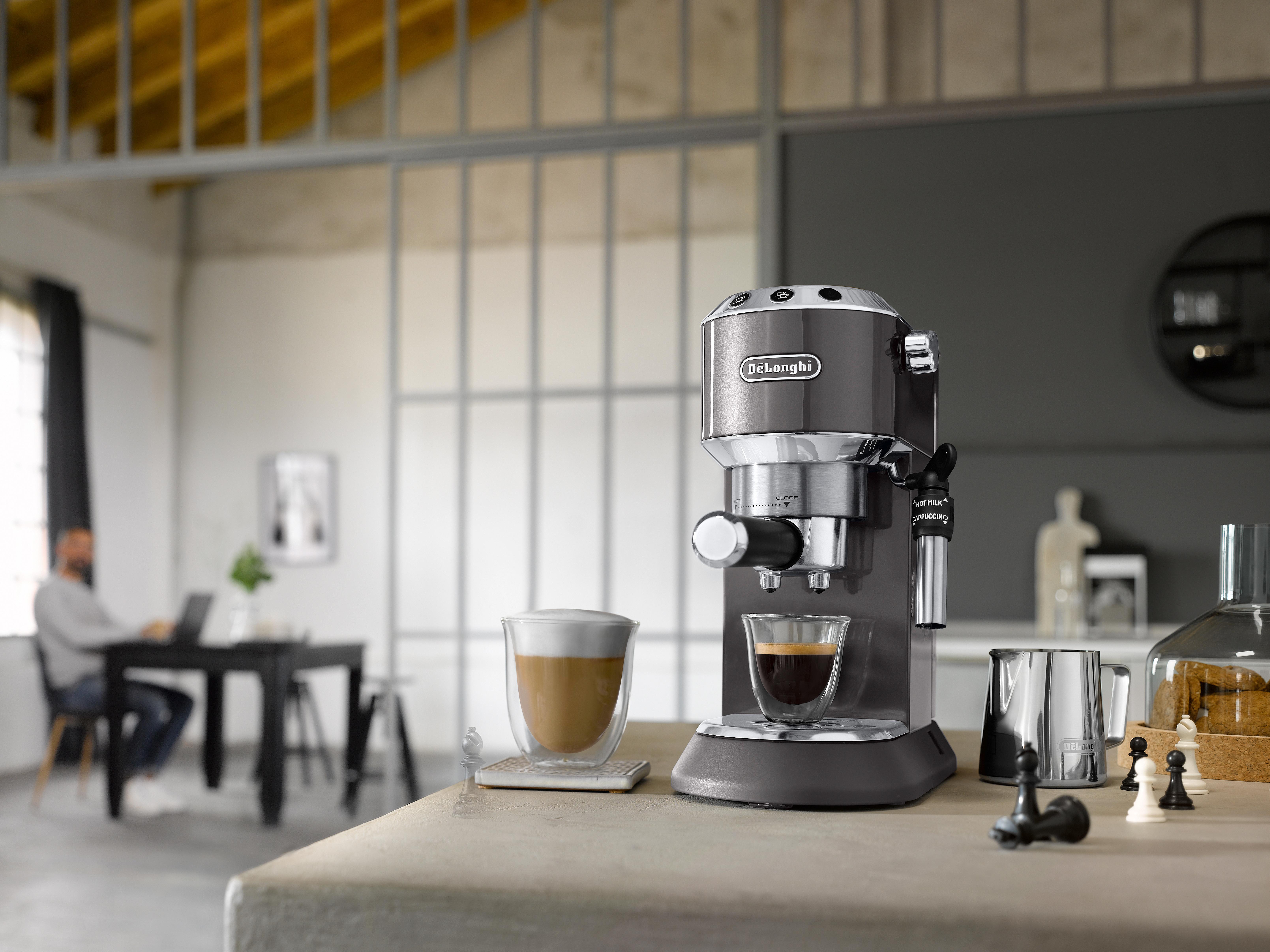 Kavos aparatas Delonghi Dedica EC785.GY Slėgis 15 bar, Su pieno plakikliu,  Manual, 1300 W, Pilkas | Varle.lt