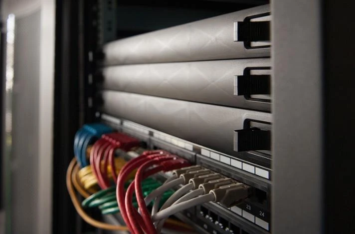 „Digitus 1U“ tuščia plokštė, įspaudžiama, tinklo ir serverių spintoms | DN-97651
