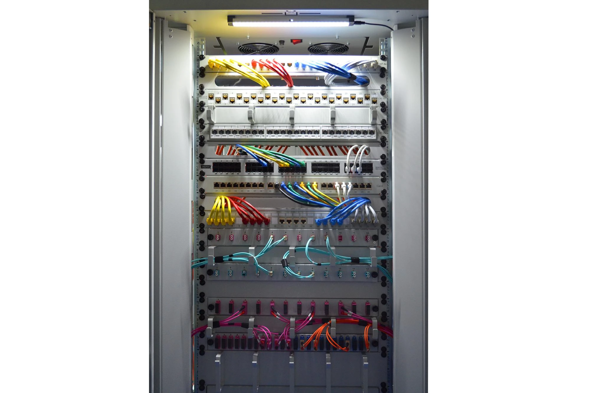 DIGITUS Schrankbeleuchtung 6500K LED 223lm magnetisch