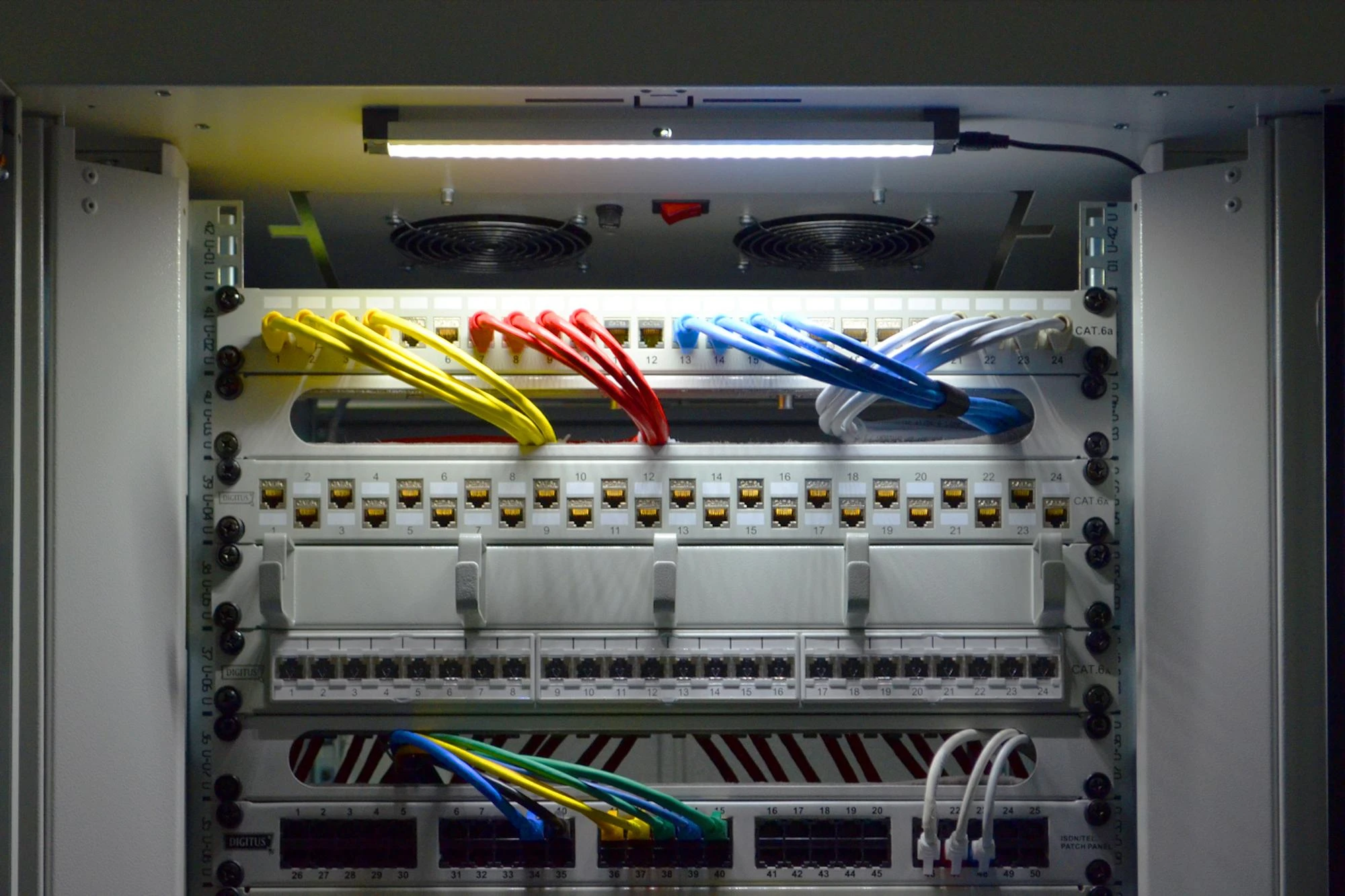Digitus LED šviestuvas serverinei spintai