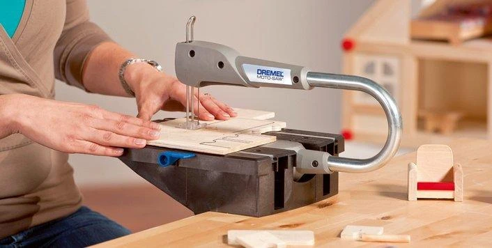 Siaurapjūklės pjovimo staklės DREMEL Moto-Saw MS20-1/5