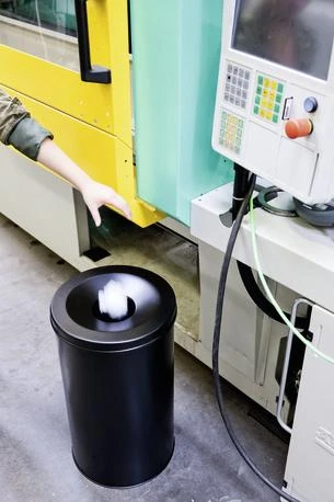 Šiukšliadėžė Durable 60L juoda (330701)