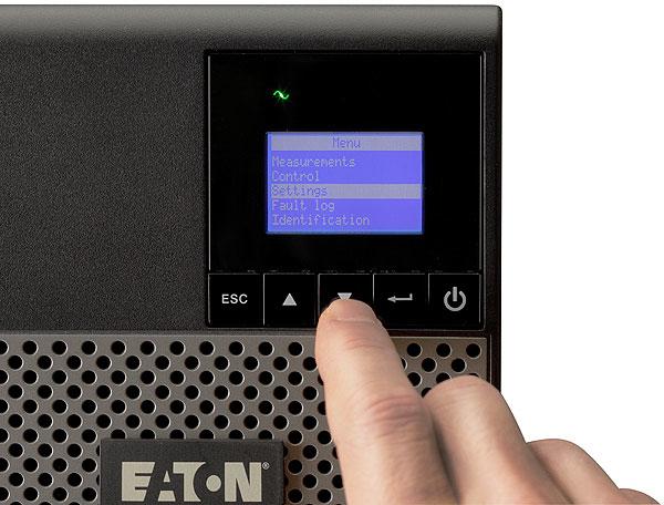 Eaton 5P 850VA/600W, linijinis interaktyvus grynos sinusoidės išėjimas, 4 min. esant visiškai apkrovai, 3 metų garantija (2 metai baterijoms)