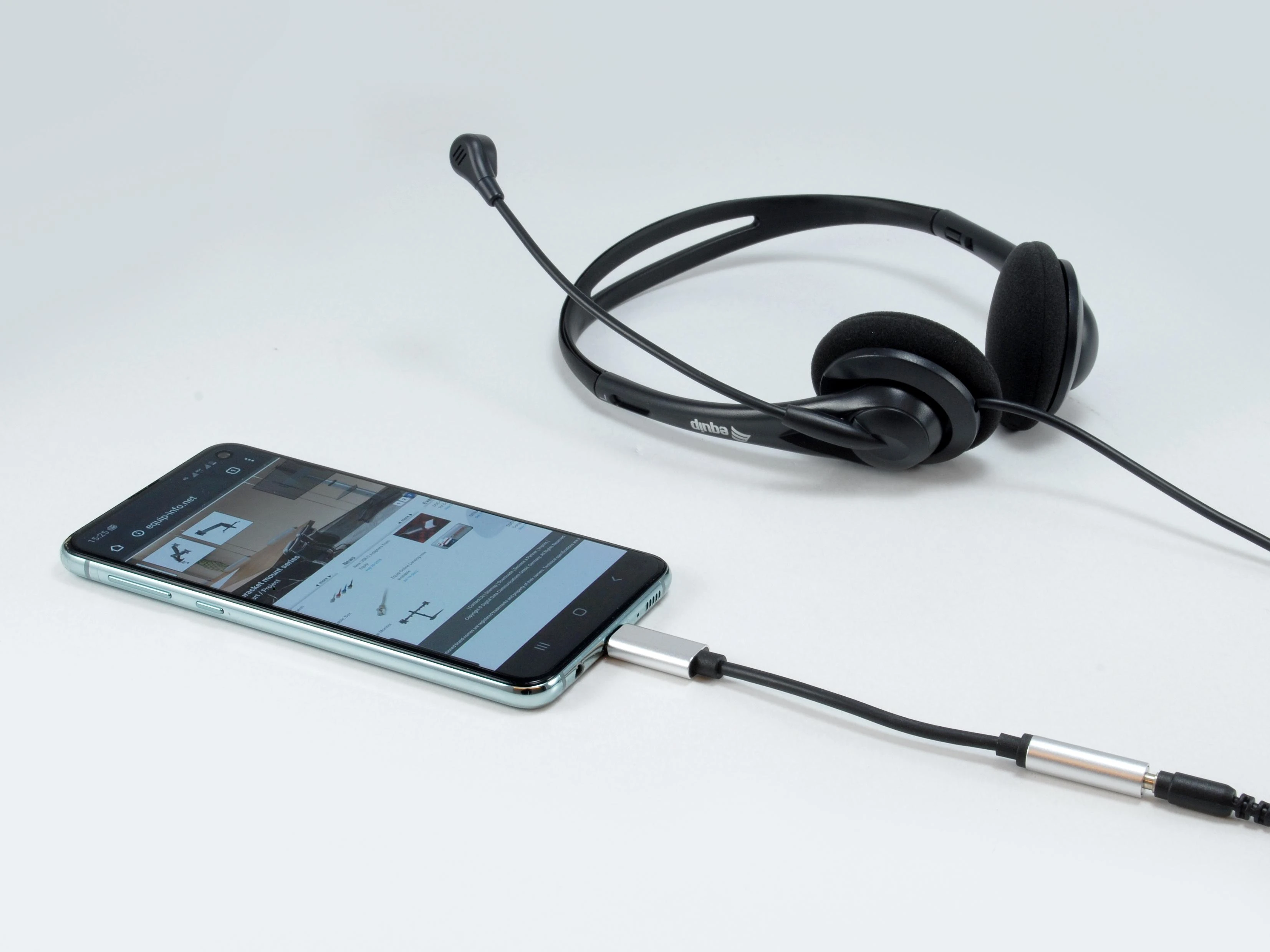 USB-C į 3,5 mm adapteris su prijungtomis ausinėmis