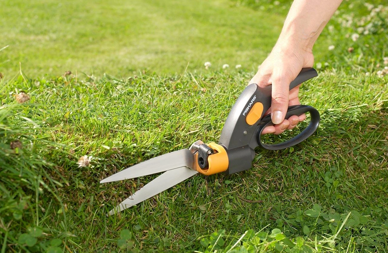 Fiskars žolės žirklės Servo-System GS42, 340 mm