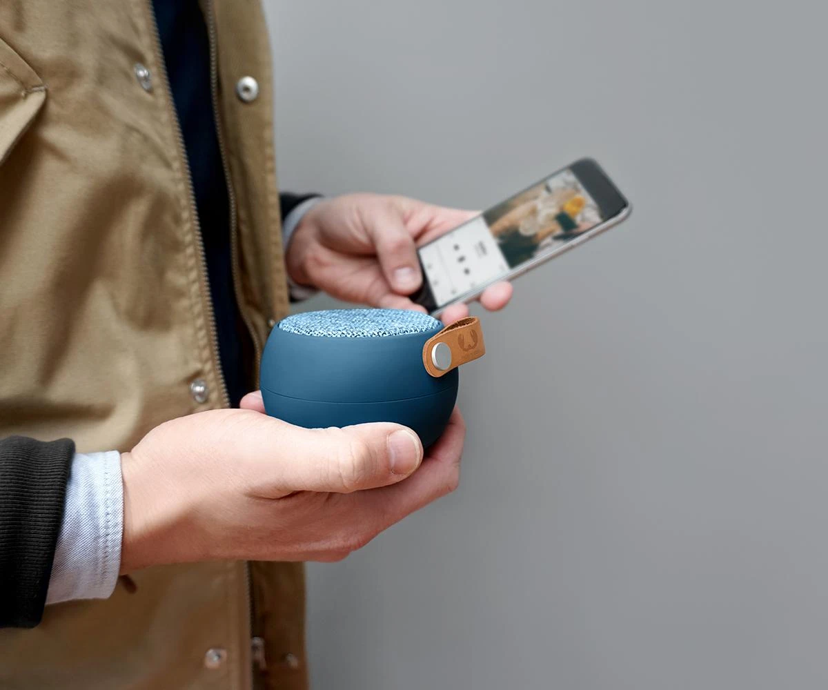 Fresh'n Rebel kolonėlė Rockbox Round Fabriq Edition indigo spalvos