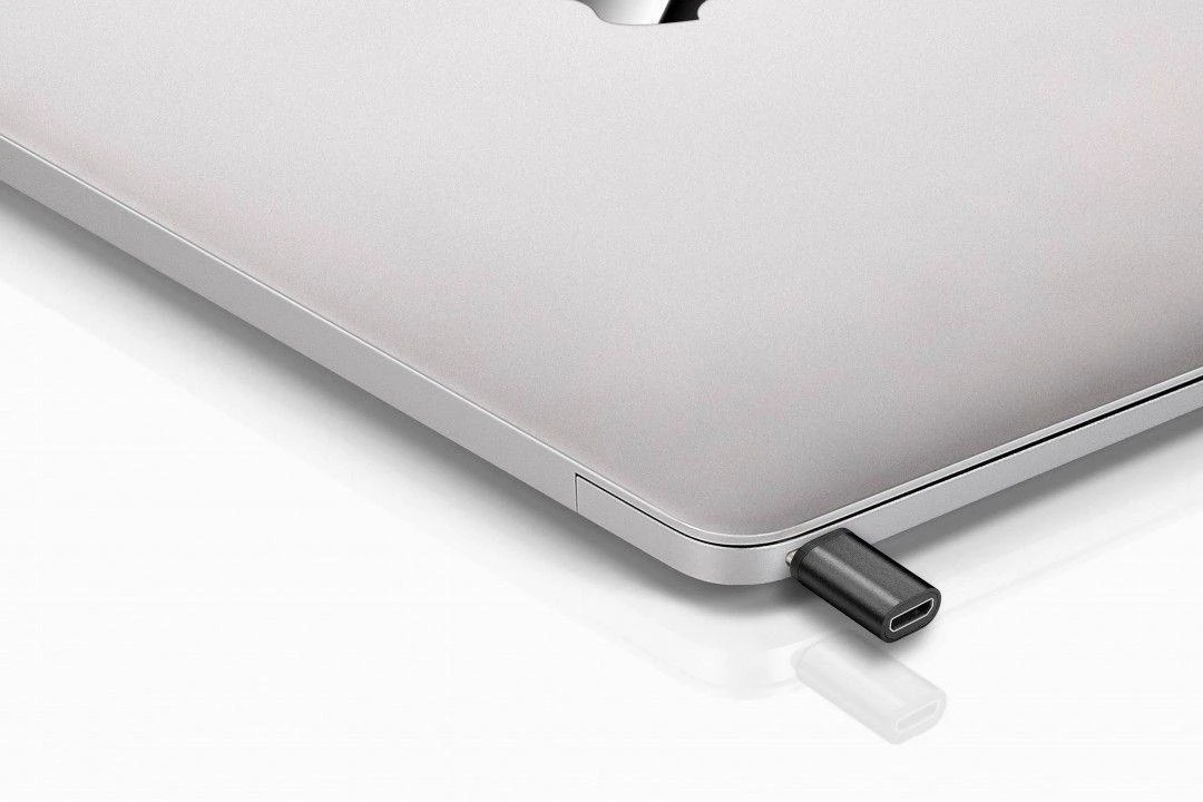 USB-C adapteris prijungtas prie kompiuterio