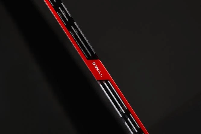 RAM G.SKILL F4-3200C16D-16GTZB G.Skill Trident Z DDR4 16GB (2x8GB) 3200MHz CL16 1.35V XMP 2.0