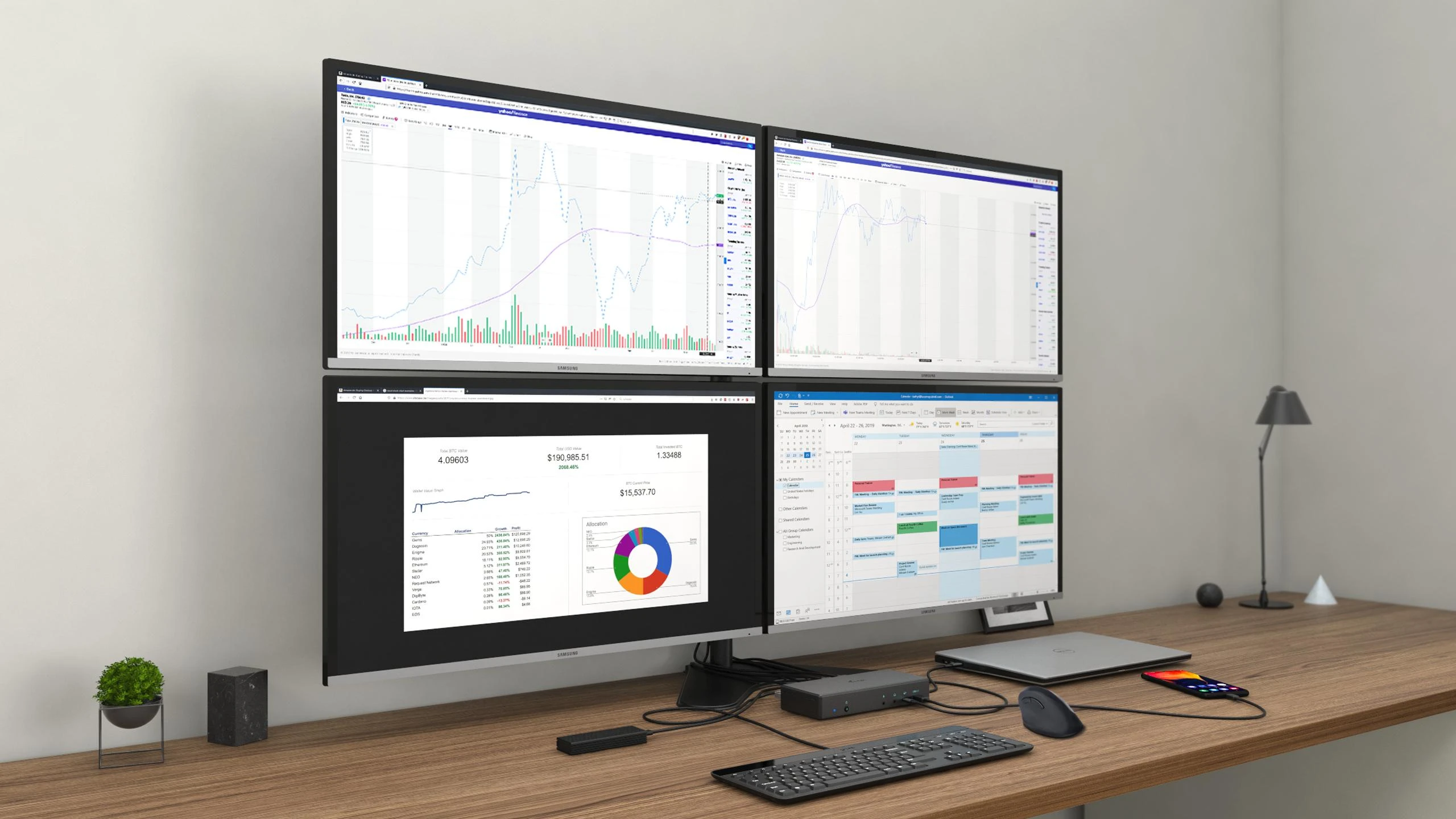 I-TEC doko stotis su keturiais monitoriais