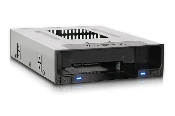 Nezatříděno Carruzzo Icy Dock MB795SP-B diskų įrenginio skyriaus dangtelis 2,5/3,5″ Atminties disko dėklas Juoda