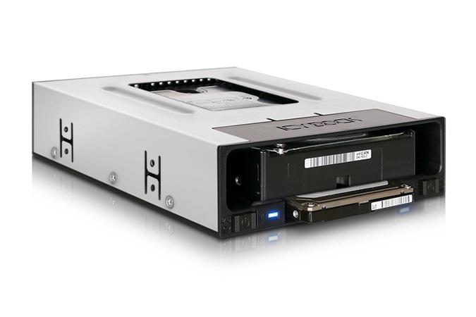Nezatříděno Carruzzo Icy Dock MB795SP-B diskų įrenginio skyriaus dangtelis 2,5/3,5″ Atminties disko dėklas Juoda
