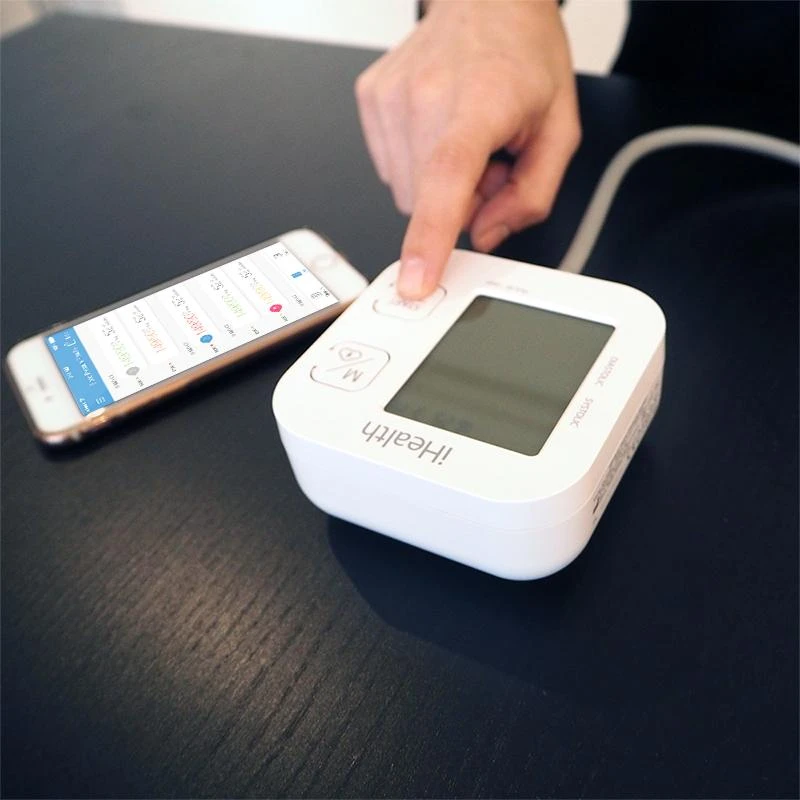 Kraujospūdžio matuoklis iHealth | Trasa | KN-550BT | Baltas/Mėlyna | Kraujospūdžio (sistolinio ir diastolinio) apskaičiavimas, Širdies susitraukimų dažnio skaičiavimas | 4 | Belaidis Bluetooth ryšys | Automatinis | Svoris 438 g